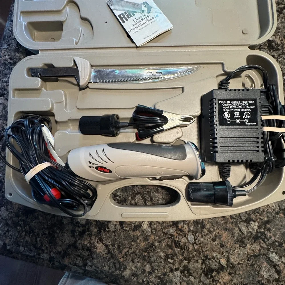 Rapala Electric Fillet Knife Set Portable 110V 12V Adapters Hard Case 6in Blade